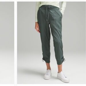 Lululemon Dance Studio Mid Rise Cropped Forest Green Size 10